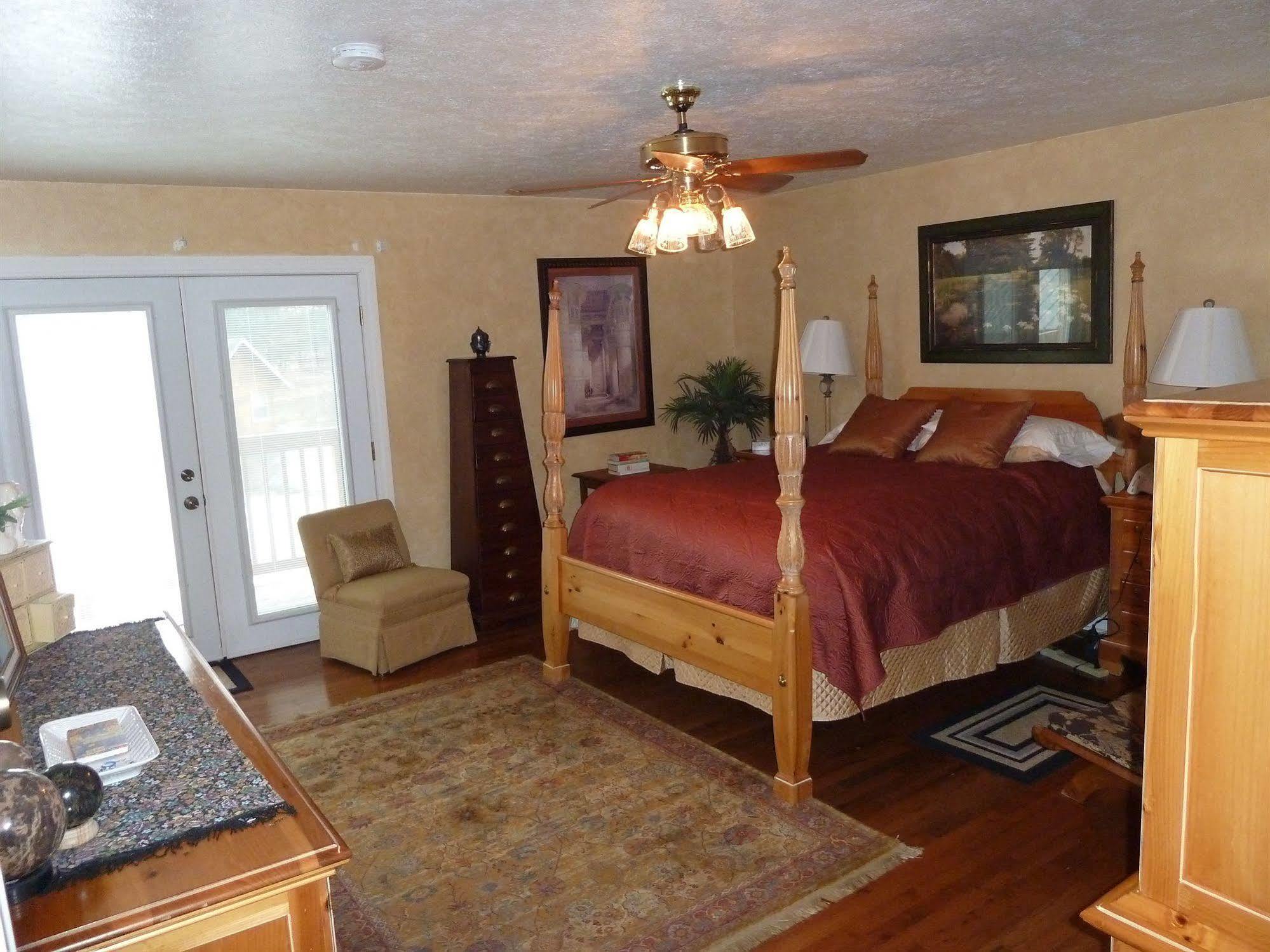 Bad Rock Bed And Breakfast Inn Columbia Falls Exteriér fotografie